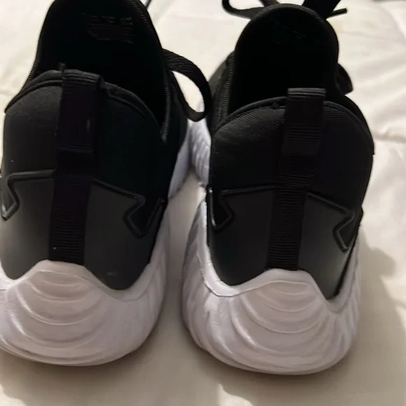 Reebok Sneaker - Picture 3 of 8